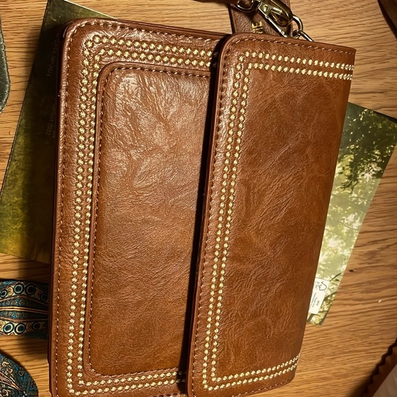 Shantel Katie Paris Faux Leather Crossbody NWOT - Picture 10 of 12